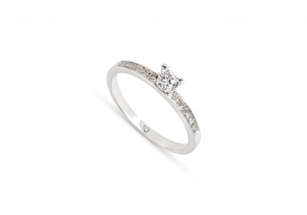 Anel Ouro  19.20 Kilates com  Zirconias