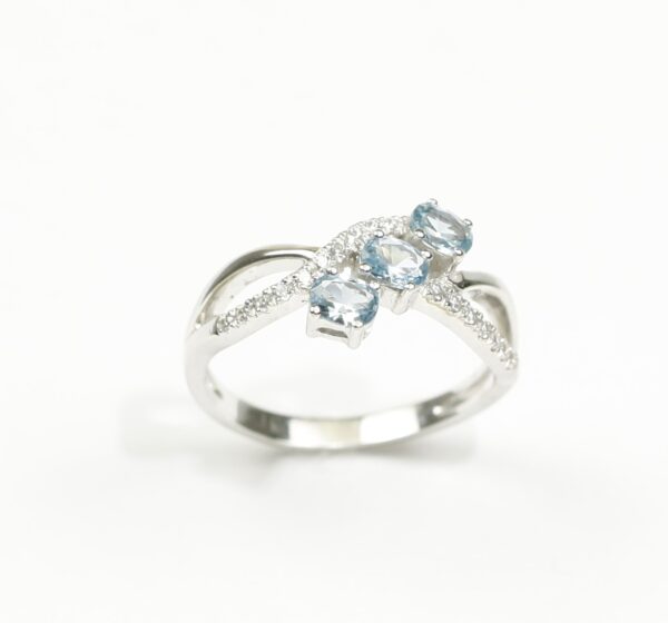 Anel Ouro  19.20 Kilates com Topazio Azul e Zirconias