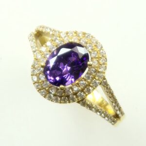 Anel de Ouro com Zircónias e Ametista